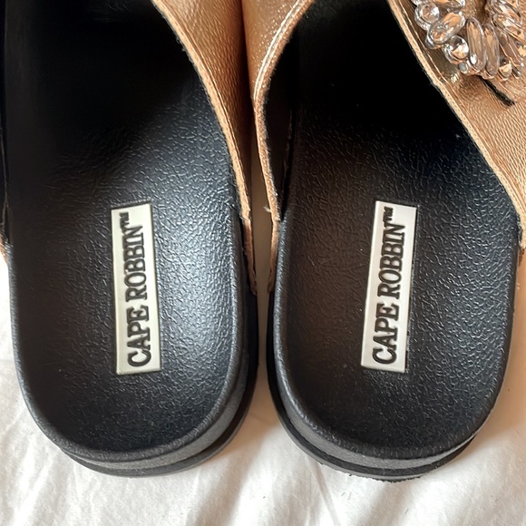 FUN. Cape Robbin Rhinestone Slides. Size 5.5 - Picture 4 of 4